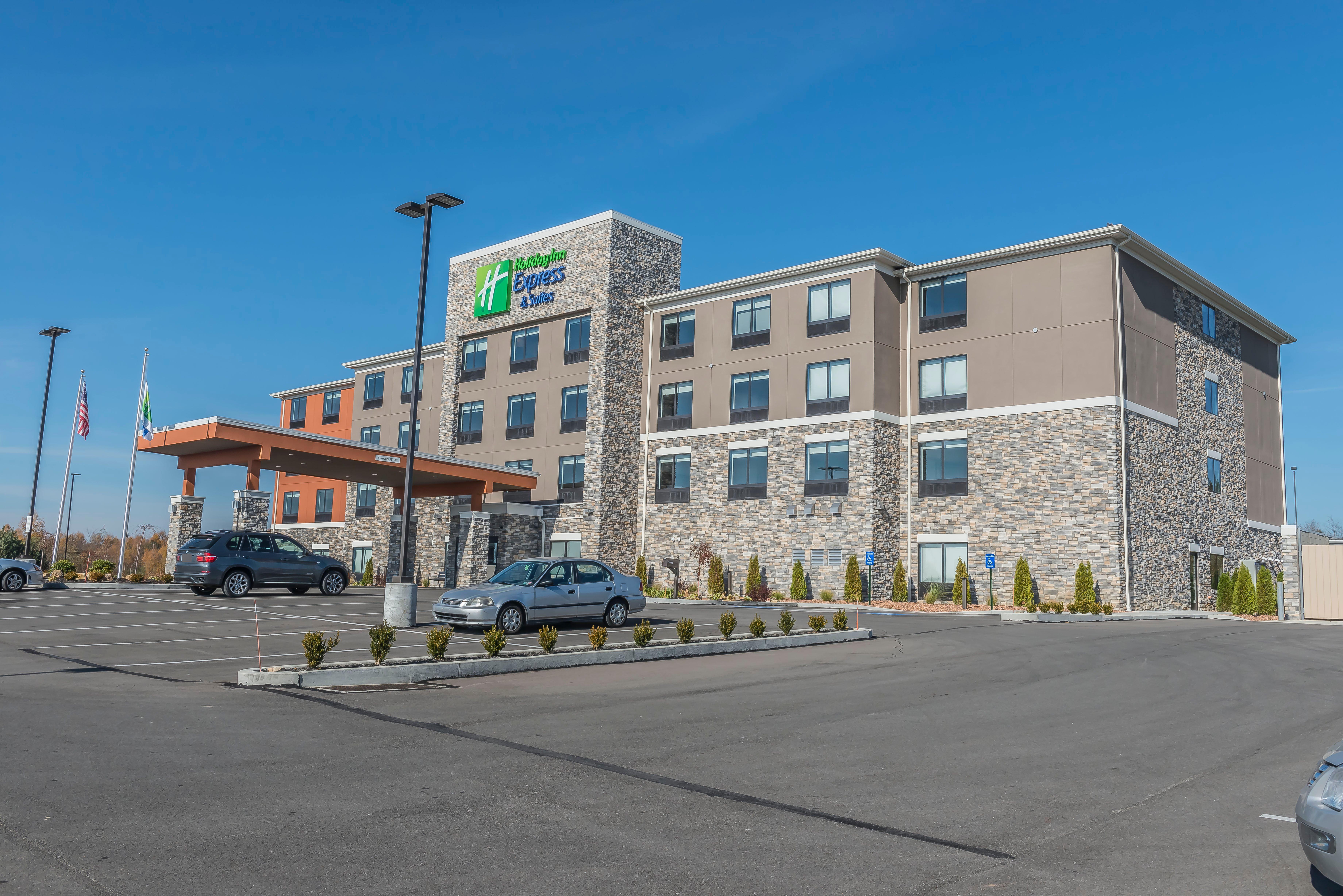 Express & By Ihg 2* Clarion