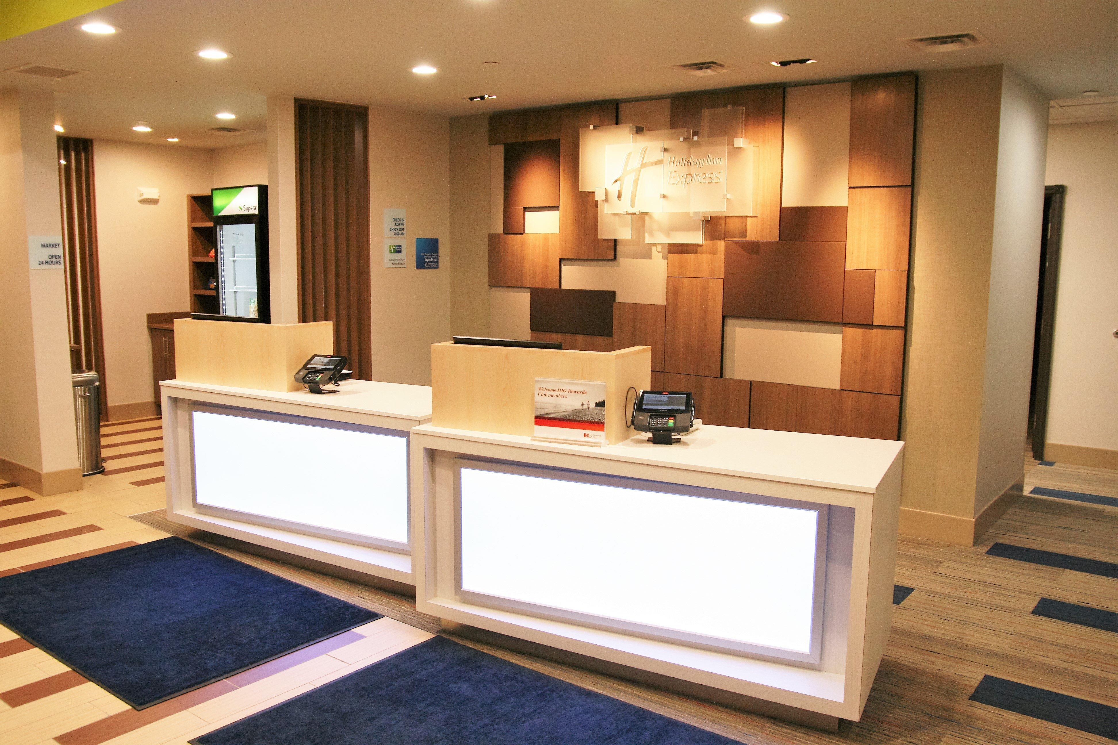 Express & By Ihg 2* Clarion