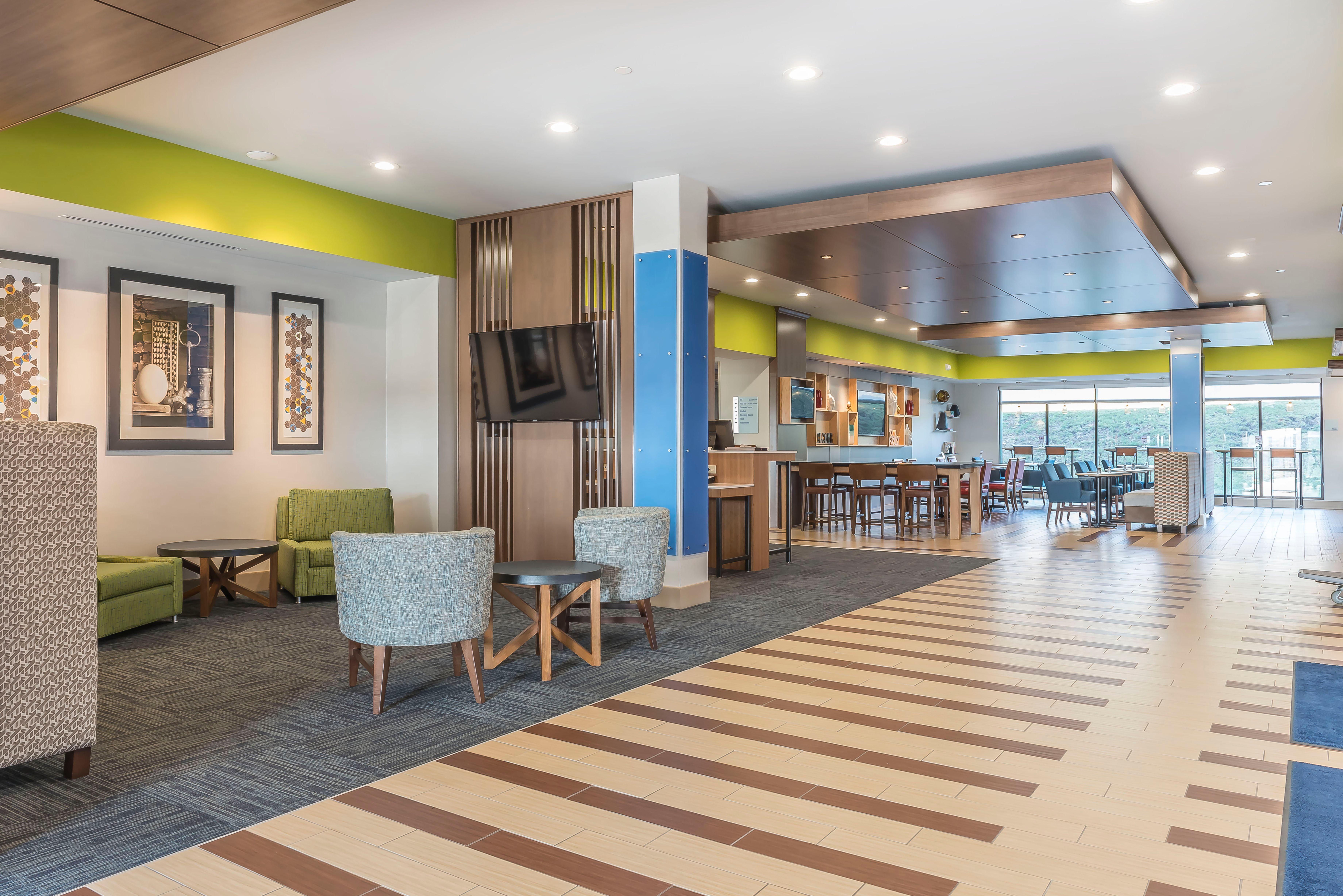 Express & By Ihg 2*