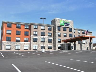 Express & By Ihg
