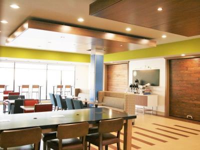 Hotel Express & By Ihg