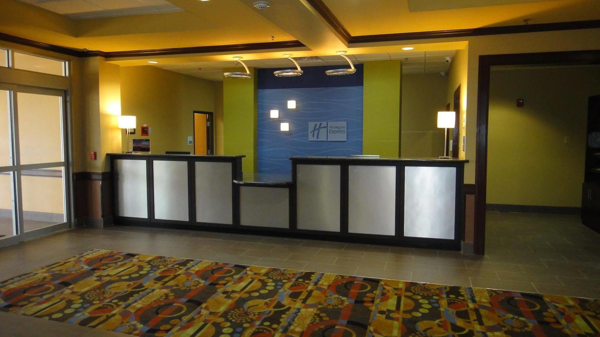 Express & By Ihg 2* Clarion