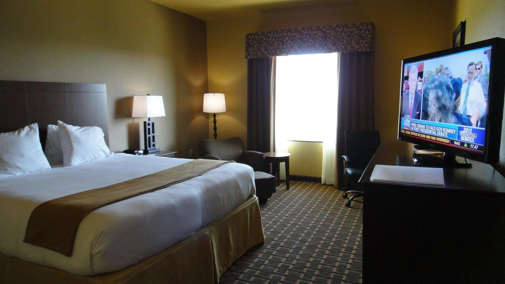 Hotel Express & By Ihg 2*